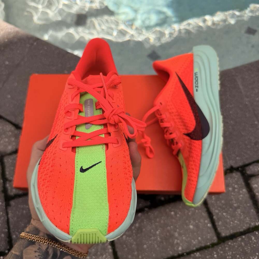 NEW NIKE PEGASUS PLUS BRIGHT CRIMSON LIME BLAST FQ7261-600 WOMEN SIZE 6 US - Picture 2 of 6